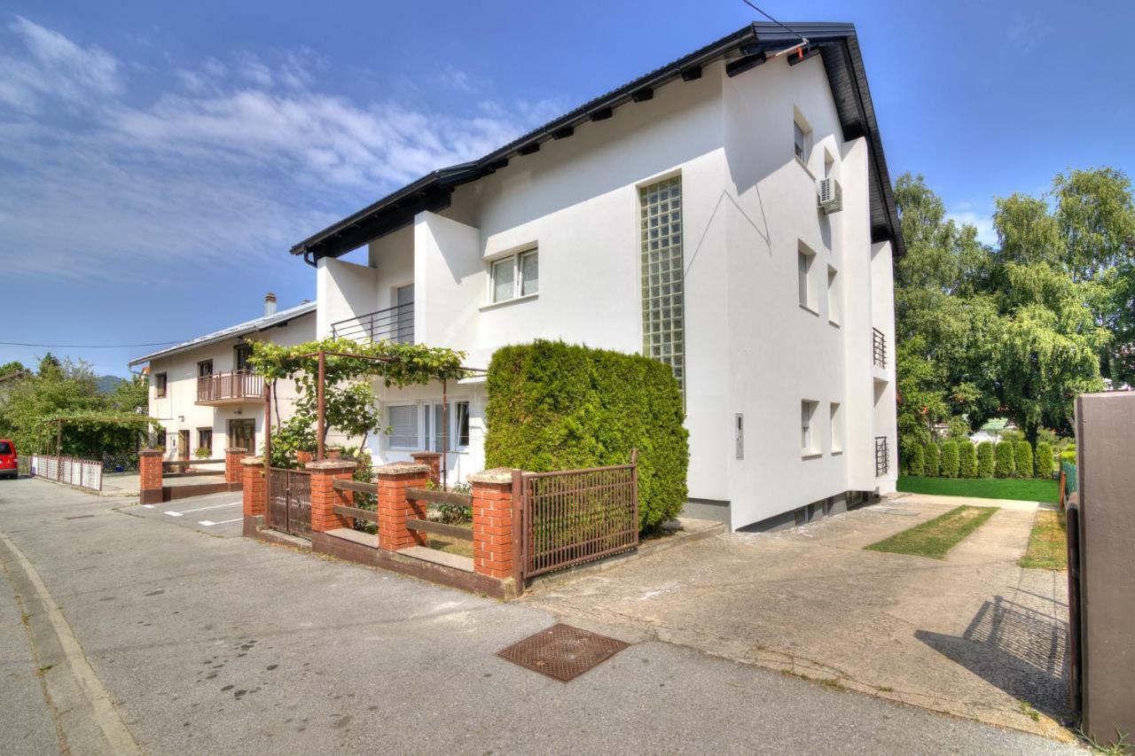 House Smolcic Apartment Otocac Luaran gambar